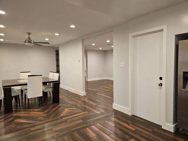 Building Photo - 2 Bed, 1 Bath Home in East Richmond Heights