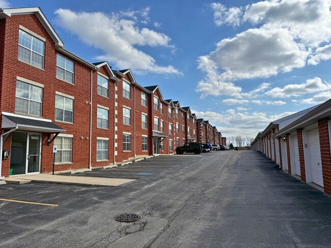 Building Photo - 16600 Liberty Cir