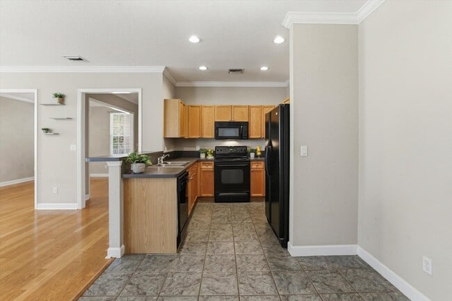 Building Photo - 3253 Stanhope Dr