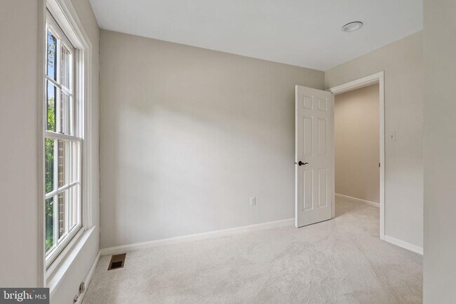 Building Photo - 6506 Bellamine Ct
