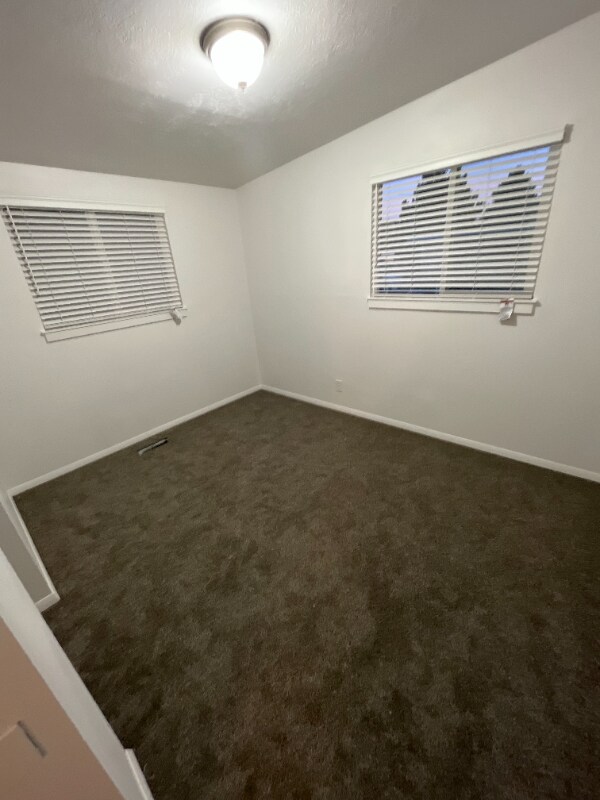 Building Photo - 658 Ann St