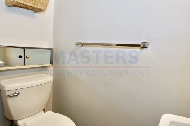 Building Photo - Spacious 2 Bed, 2 Bath Condo in West Toledo