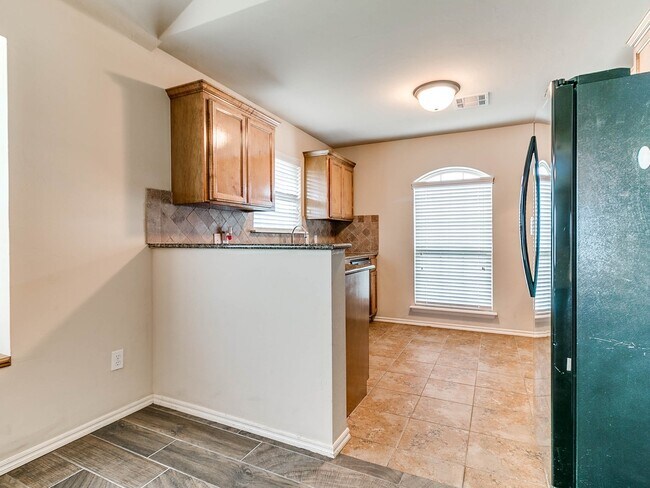 Building Photo - 3 Bed/2 Bath in Sonador of Montague Subdivision - Deer Creek Schools