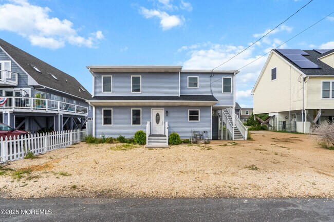 Building Photo - 40 Bay Shore Dr