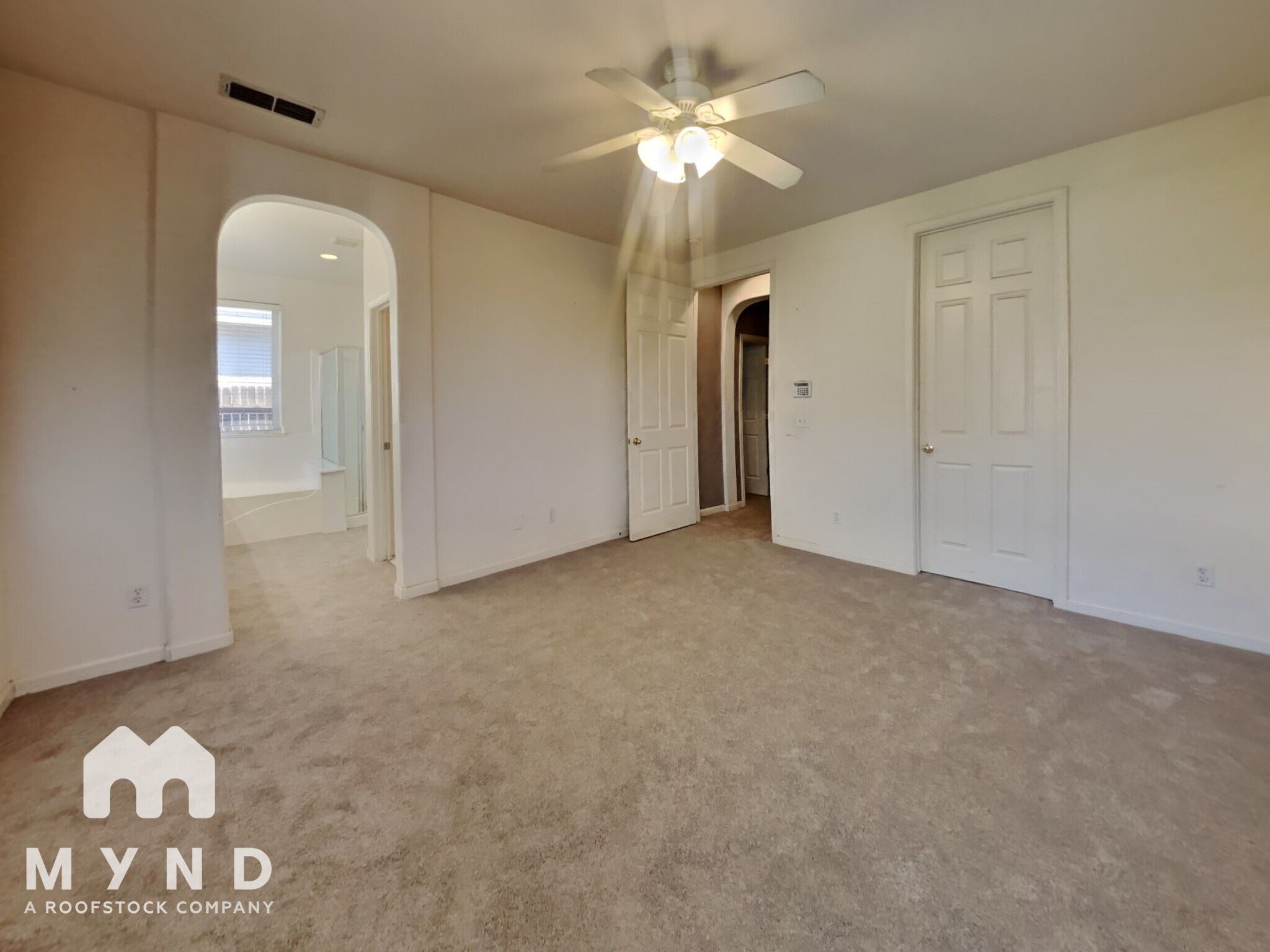 Building Photo - 5945 Caddington Way