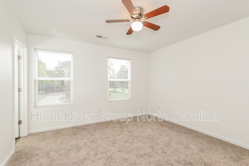 Building Photo - 830 Graylyn Dr