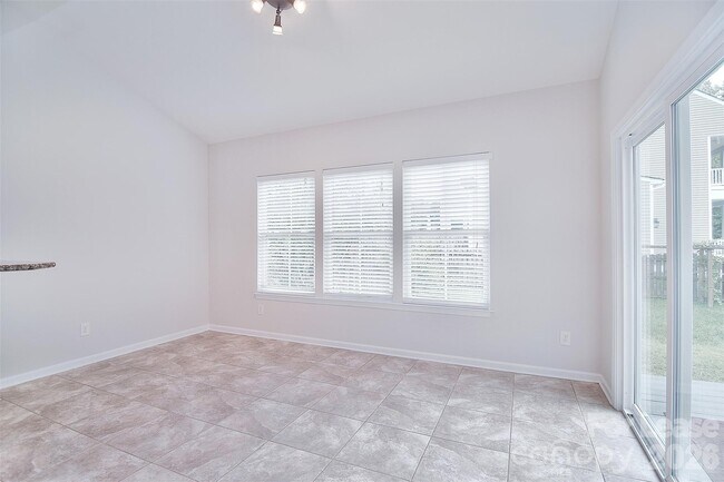 Building Photo - 5115 Chapel Chase Lane