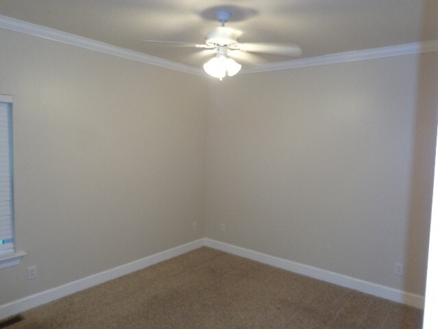 Building Photo - 639 Glenties Dr