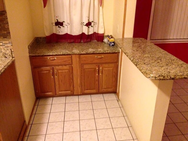 Building Photo - 358 Slade Ave