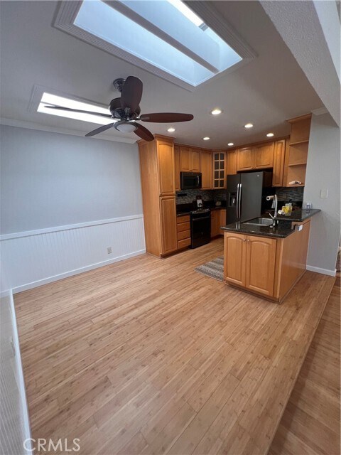 Building Photo - 21372 Brookhurst St