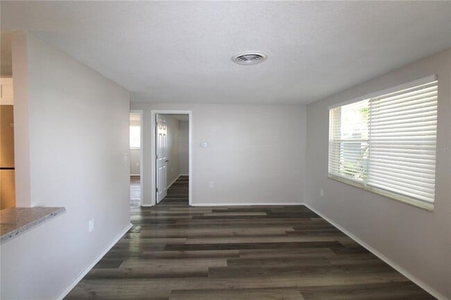 Building Photo - 615 Osceola Rd
