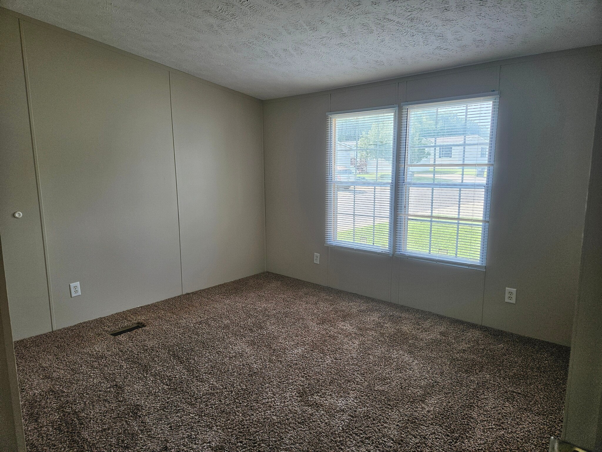 Building Photo - 159 Lynnwood Cir