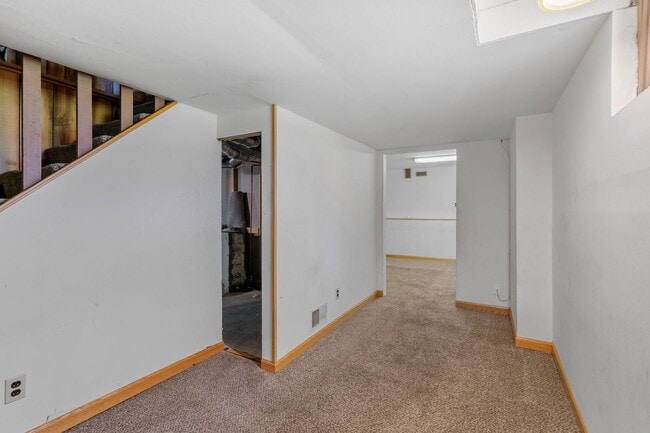 Building Photo - Your Timeless Haven in St. Paul for $2,599/month! $250 OFF 1st MONTH!