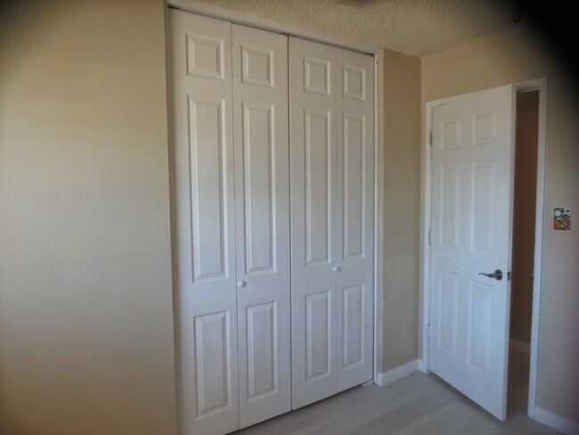 Building Photo - 3845 W Rovey Ave