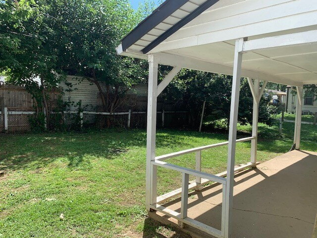 Building Photo - EASE SIDE 2 BEDROOM HOME AVAILABLE NOW!