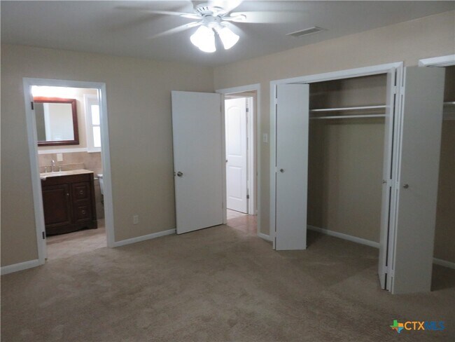 Building Photo - 1339 Mockingbird Ln