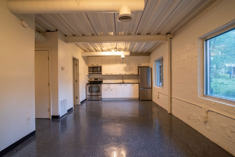 Primary Photo - 15 Burbank Dr SW