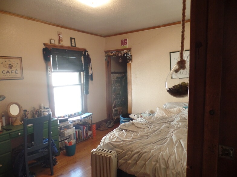 Building Photo - 3466 N Downer Ave