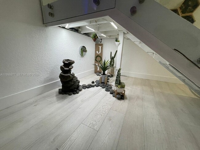 Building Photo - 325 NW 19th Ln