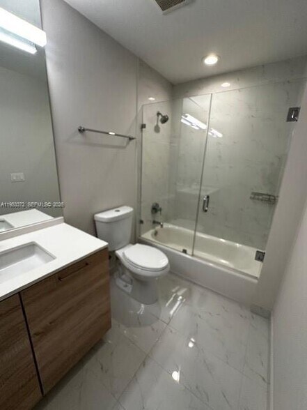 Building Photo - 16385 Biscayne Blvd