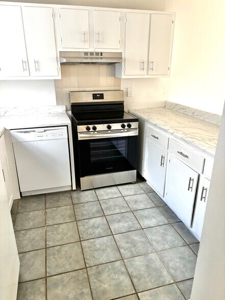 Primary Photo - 99 S 3rd St