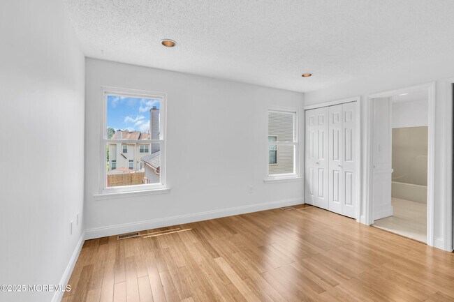 Building Photo - 19 Longbrook Ln