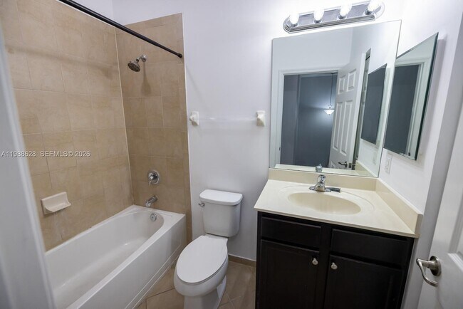 Building Photo - 3213 SE 6th St