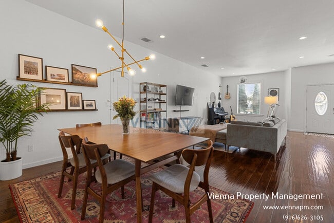 Building Photo - 108 Ash St