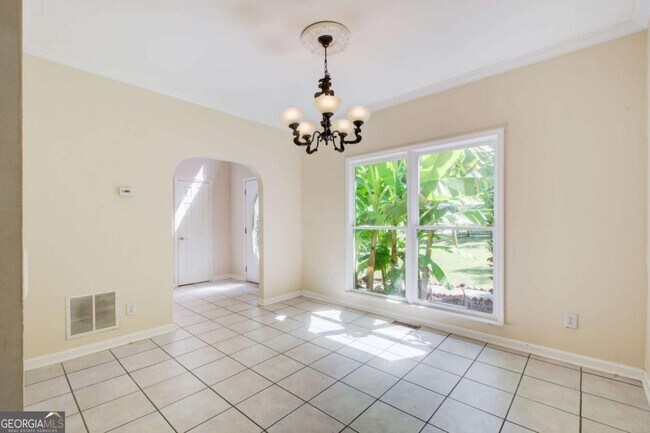 Building Photo - 2462 Empire Forest Dr