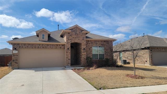 Primary Photo - 1112 Larkspur Ln