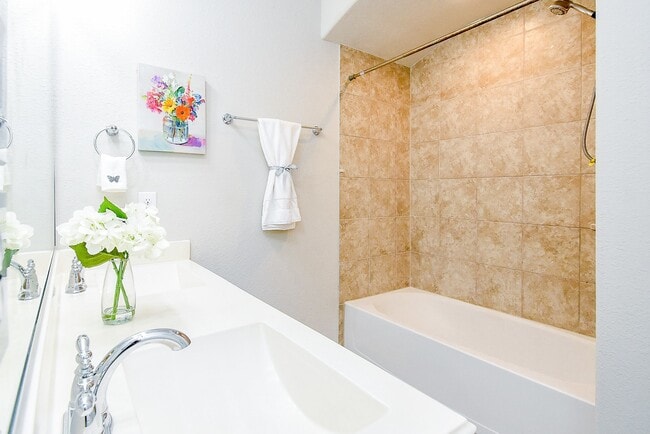 Building Photo - 13906 Manobrook Ct