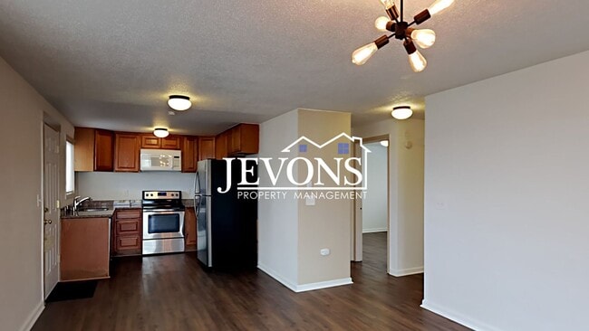 Building Photo - Charming duplex in a walkable location near the University of Puget Sound