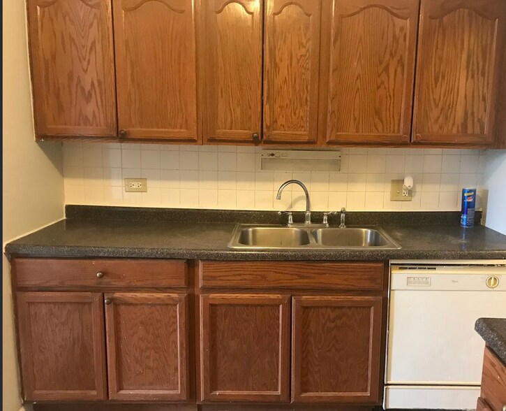 Building Photo - 1475 Rebecca Dr