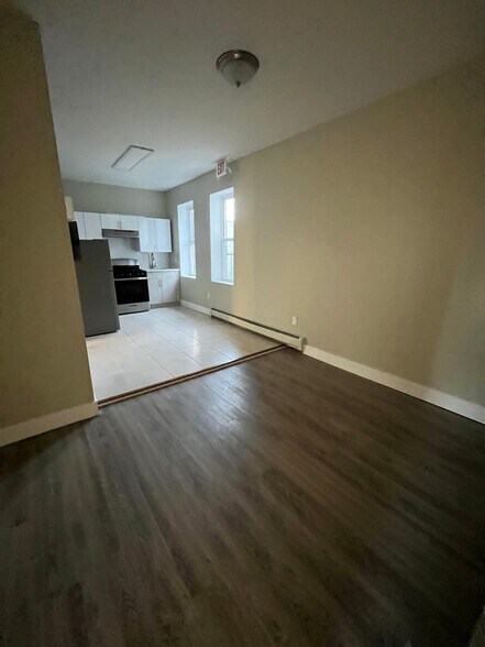 Building Photo - 856 S 16th St