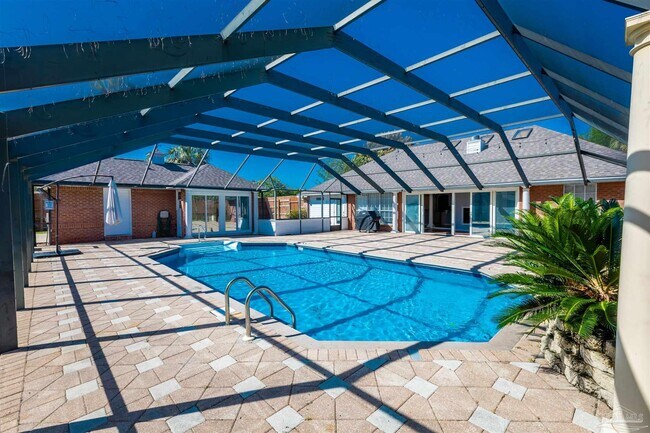 Building Photo - 400 Ridge Wood Cir