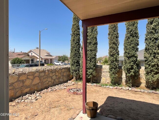 Building Photo - 3701 Trina Pl