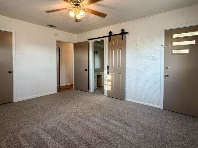 Building Photo - 3221 Emory St