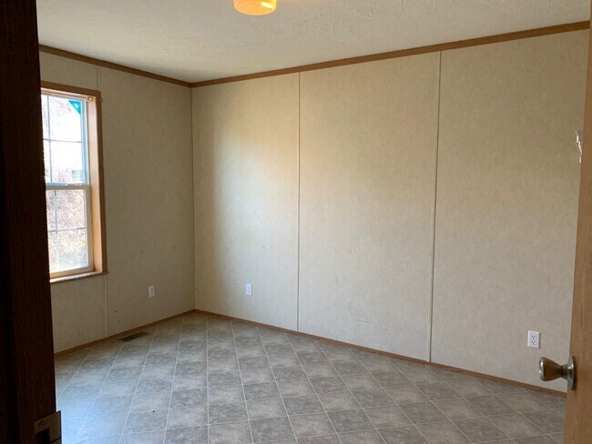 Building Photo - 3 Bedrooms, 2 Bathrooms in Pequot Terrace Trailer Park, Pequot Lakes, MN Lot B27