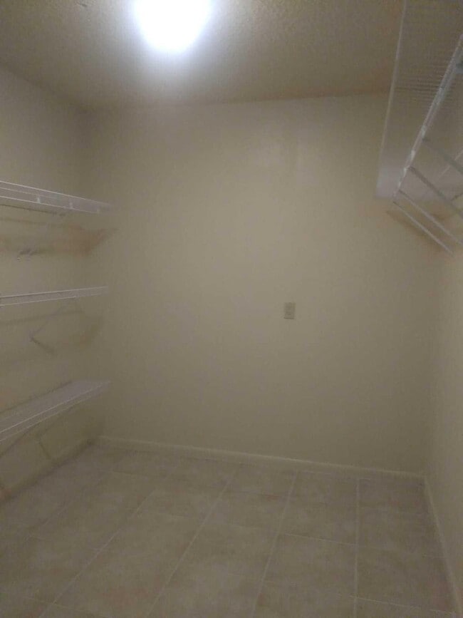 Building Photo - 3626 Whitehall Dr