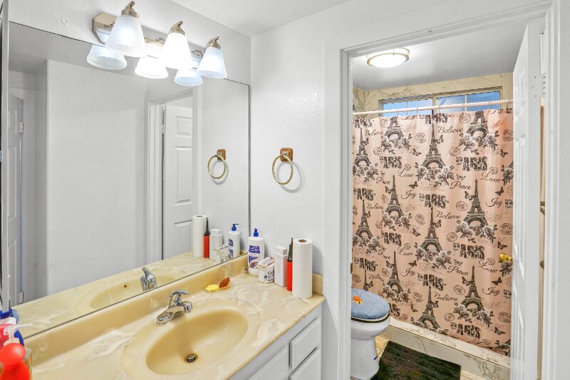 Building Photo - 571 Tilling Way