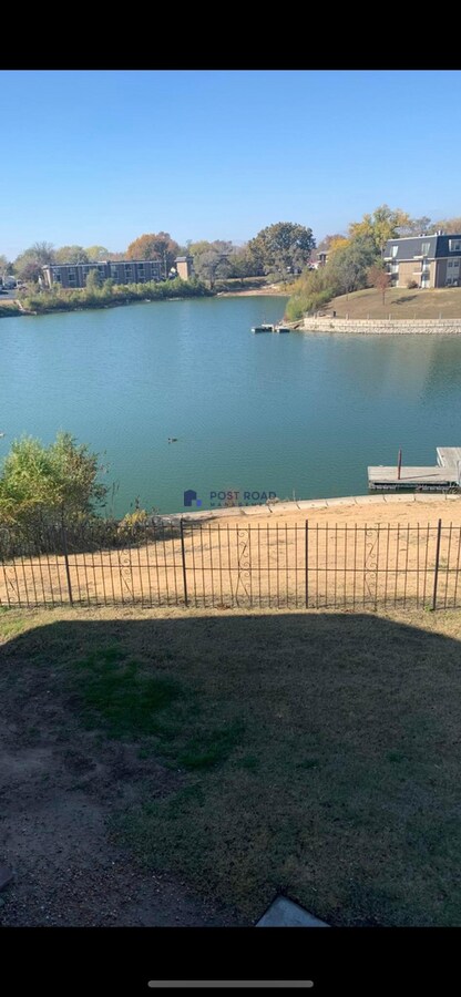 Building Photo - 535 W 27th St S