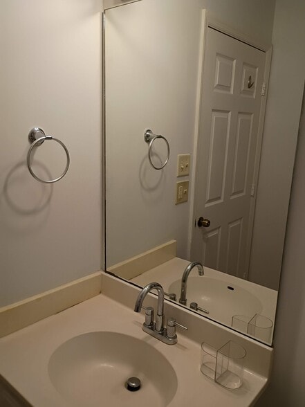 Building Photo - 10027 Perfect Dr