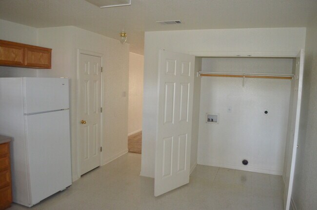 Building Photo - 2108WW