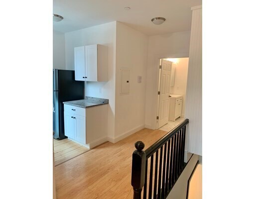 Building Photo - 128 Newbury St