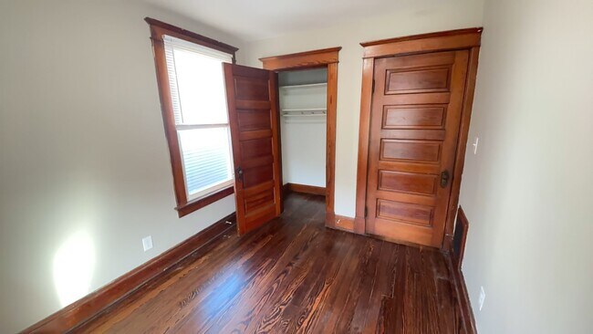 Building Photo - 669 Franklin St