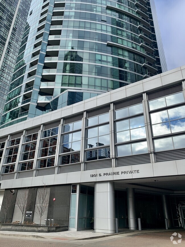 Building Photo - 1201 S Prairie Ave