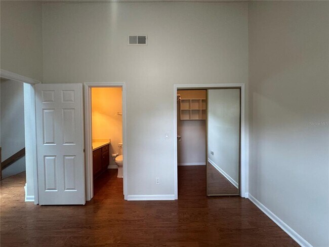 Building Photo - 964 Helmsley Ct