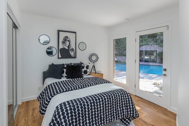 Building Photo - 3828 Alomar Dr