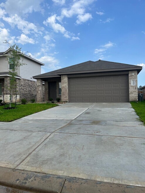 Building Photo - 24330 Saddlestone Green Dr