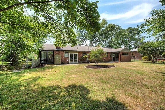 Building Photo - Spacious and Updated Home In Mechanicsville